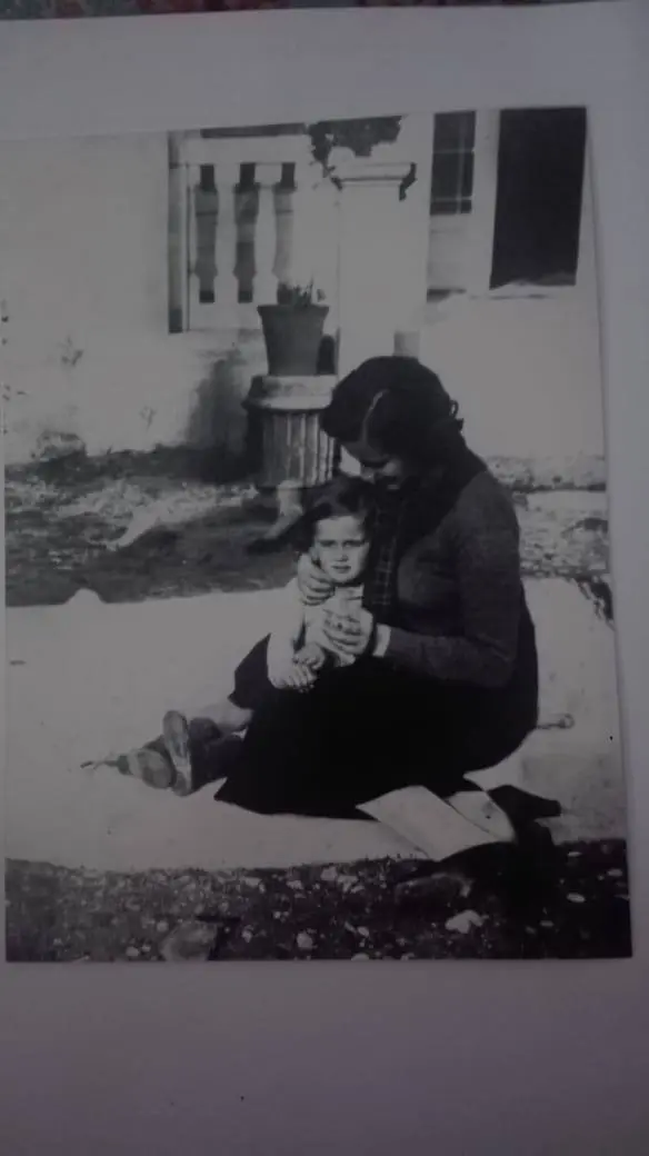 Nevin with her mother in the courtyard of Vila Vrioni